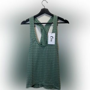 ZYIA active split back tank-green